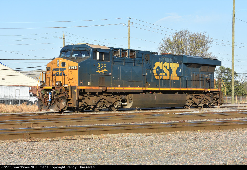 CSXT 825 